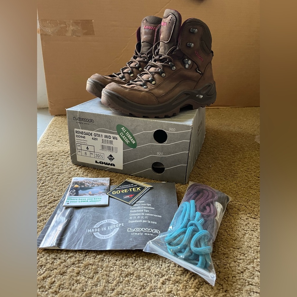 Lowa Renegade GTX Mid Hiking Boots - Womens size US 8